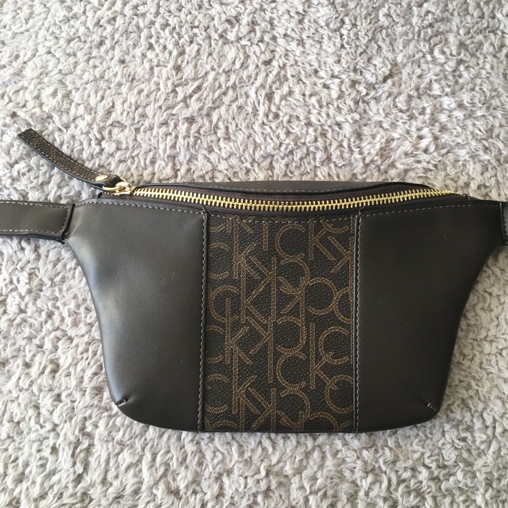 Calvin Klein waist fanny pack size S NWT!!!